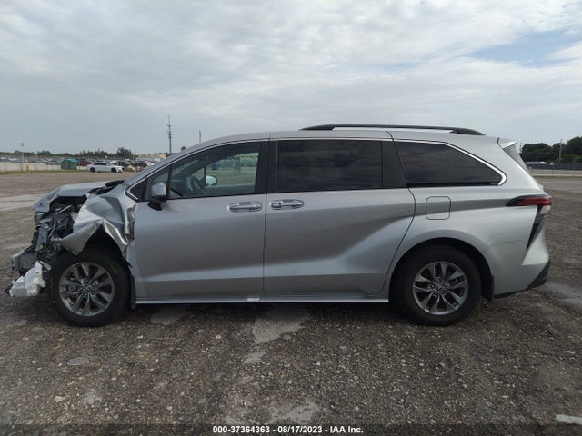 Toyota SIENNA XLE 2022 5TDYRKEC2NS122998 Image 15