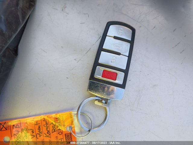 2008 VOLKSWAGEN PASSAT WVWAK73C68E073918 Photo 10