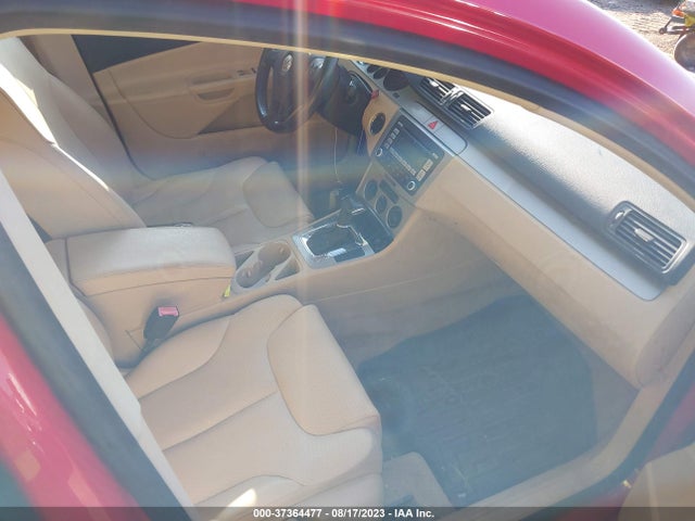 2008 VOLKSWAGEN PASSAT WVWAK73C68E073918 Photo 4