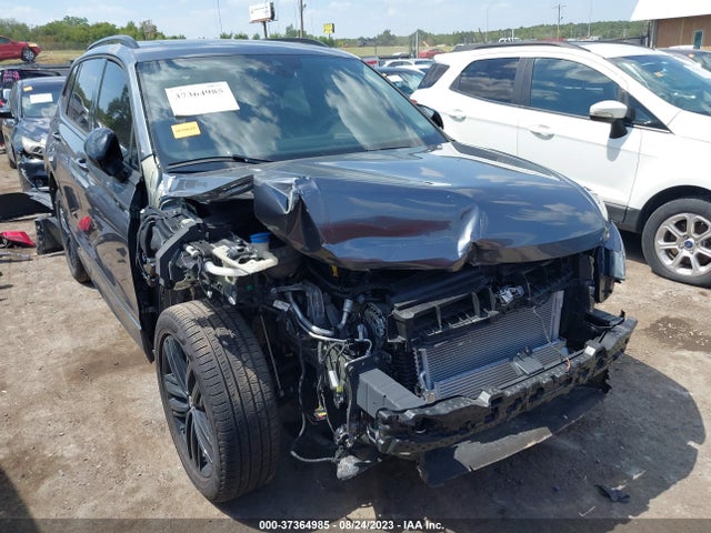 3VV8B7AX2NM171288 Volkswagen Tiguan Se R-line Black