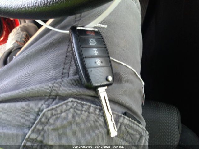KNDPMCAC9H7242141 KIA Sportage Lx