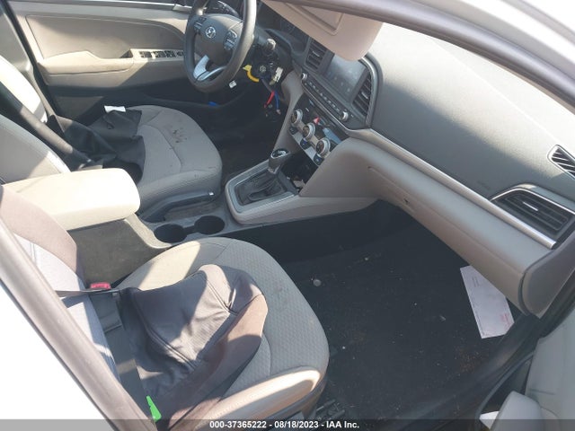 Hyundai ELANTRA SEL 2019 5NPD84LFXKH462847 Image 16