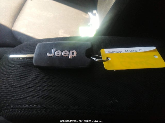 ZACCJABT9FPB22981 Jeep Renegade Latitude