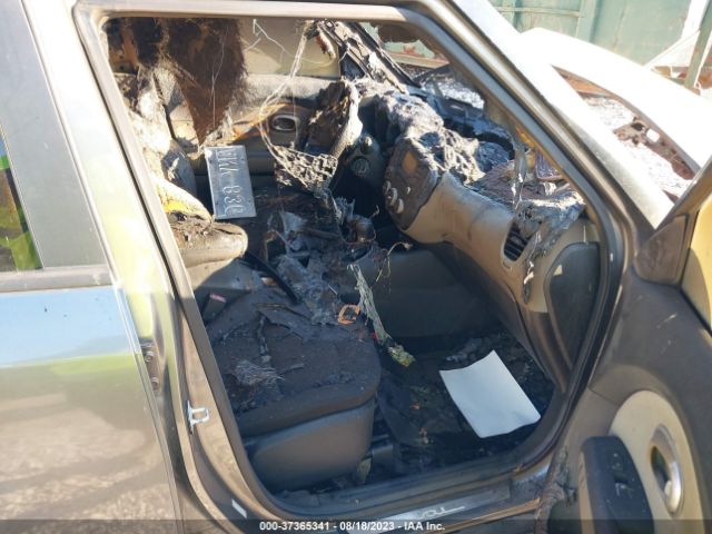 KNDJN2A27H7432962 KIA Soul Base