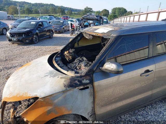 KNDJN2A27H7432962 KIA Soul Base