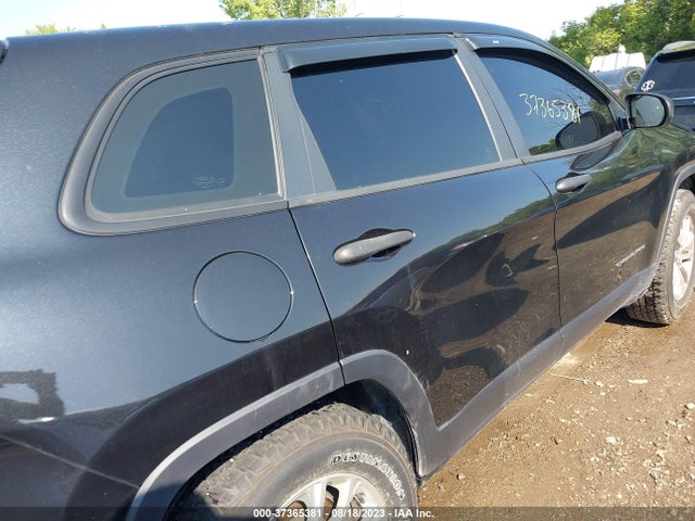 1C4PJMAB6EW310595 Jeep Cherokee Sport