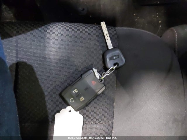 2017 CHEVROLET SILVERADO 1500 LT VIN: 1GCVKREC8HZ324151