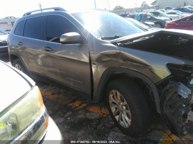 1C4PJLCB4KD357865 Jeep Cherokee Latitude