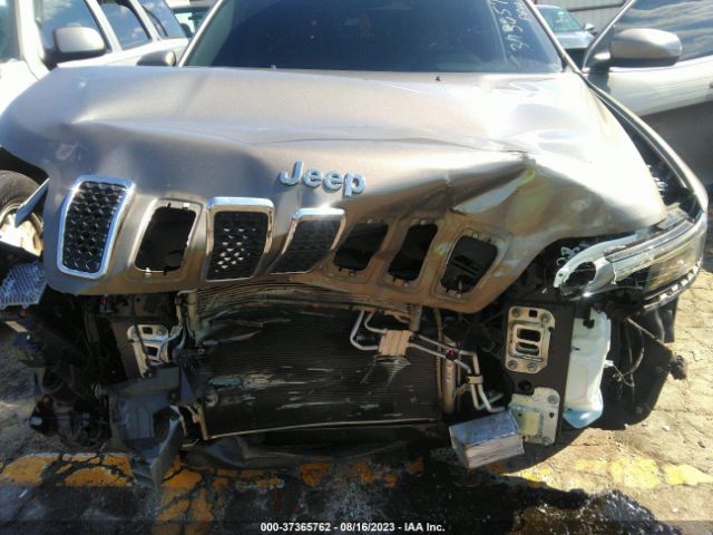 1C4PJLCB4KD357865 Jeep Cherokee Latitude