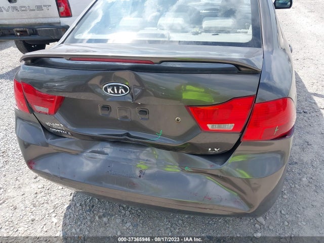2009 KIA OPTIMA LX VIN: KNAGE228495325617