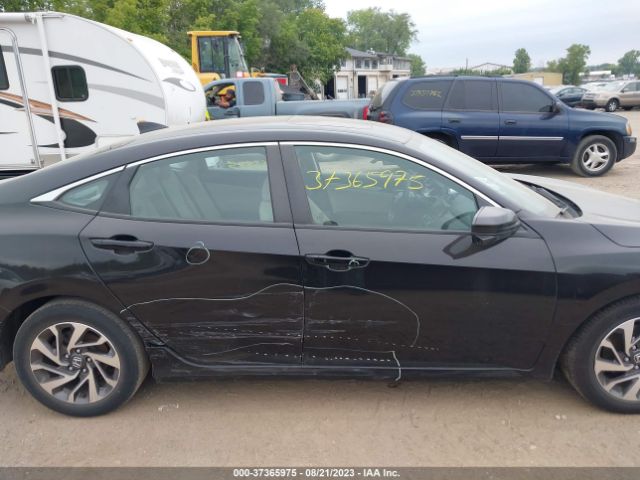 19XFC2F75JE012400 Honda Civic Sedan Ex