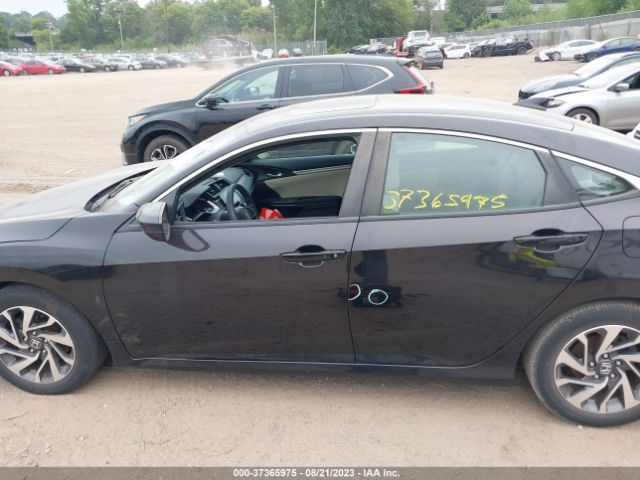 19XFC2F75JE012400 Honda Civic Sedan Ex