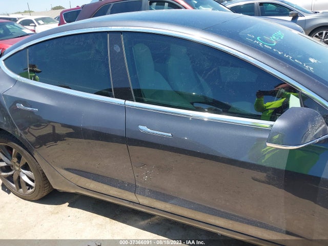 2018 Tesla 3, VIN: 5YJ3E1EB4JF055147