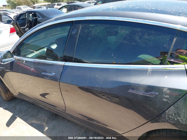 2018 Tesla 3, VIN: 5YJ3E1EB4JF055147