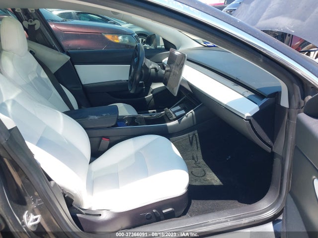 2018 Tesla 3, VIN: 5YJ3E1EB4JF055147