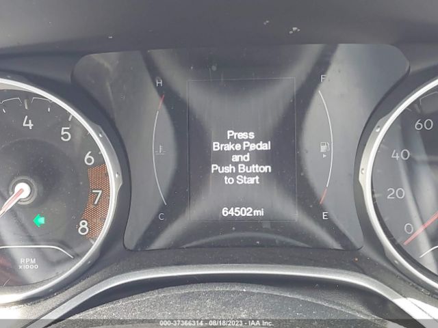 3C4NJDBBXJT355643 Jeep Compass Latitude