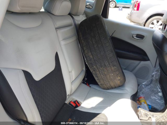 3C4NJDBBXJT355643 Jeep Compass Latitude
