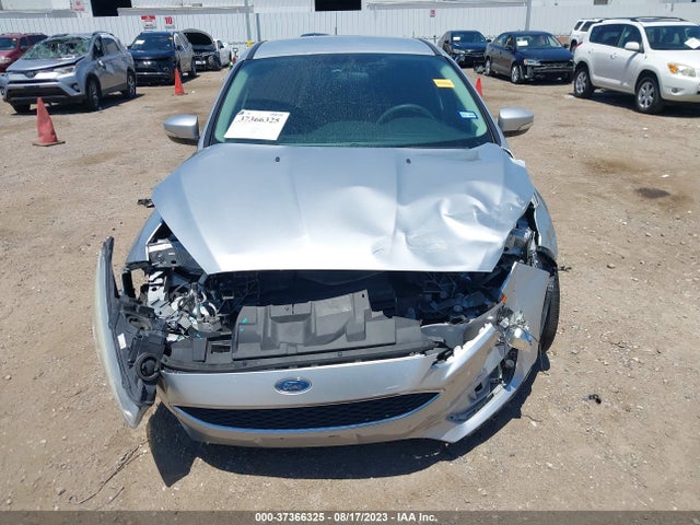 1FADP3K28GL245432 Ford FOCUS SE