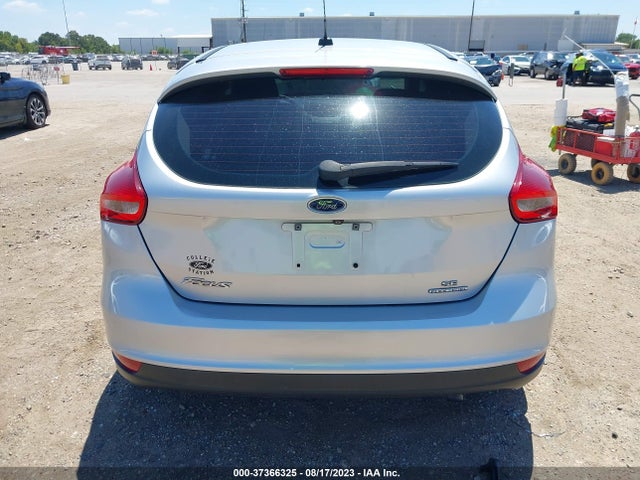 1FADP3K28GL245432 Ford FOCUS SE