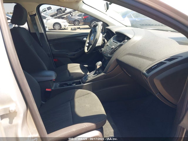 1FADP3K28GL245432 Ford FOCUS SE