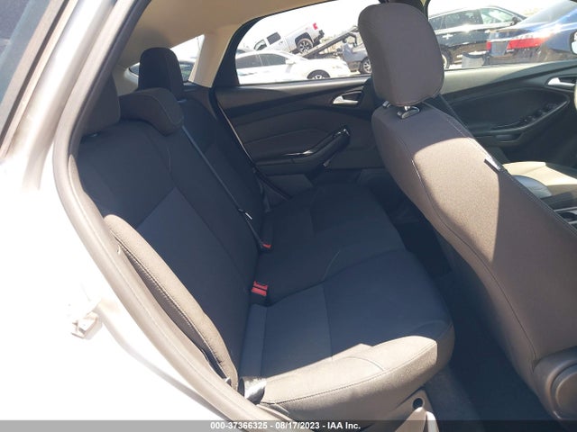 1FADP3K28GL245432 Ford FOCUS SE