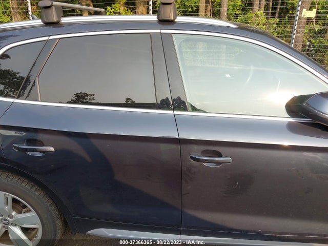 WA1BNAFY3K2084720 Audi Q5 Premium Plus