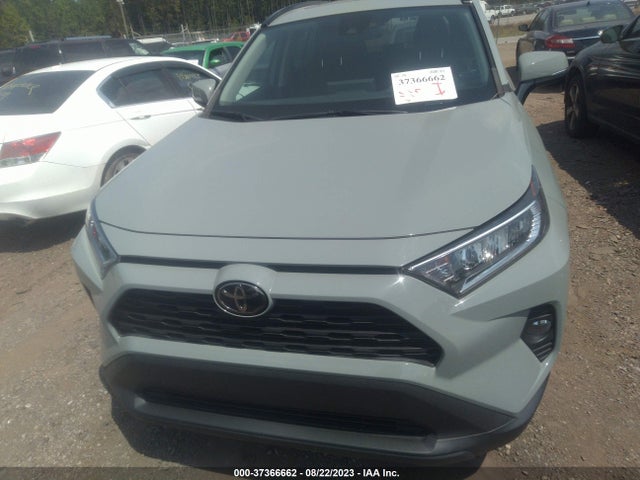 2019 TOYOTA RAV4 XLE VIN: 2T3W1RFV5KC030805