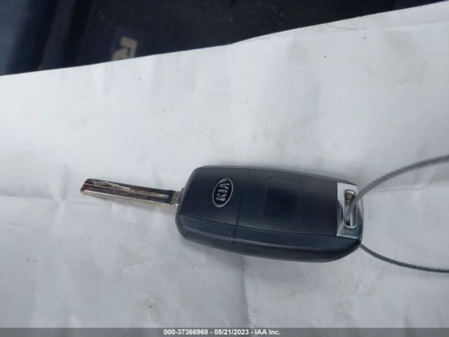 KNADM5A31E6415910 KIA RIO LX