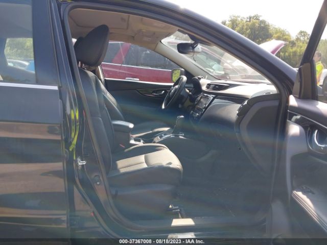 JN1BJ1CR6KW319492 Nissan Rogue Sport Sl