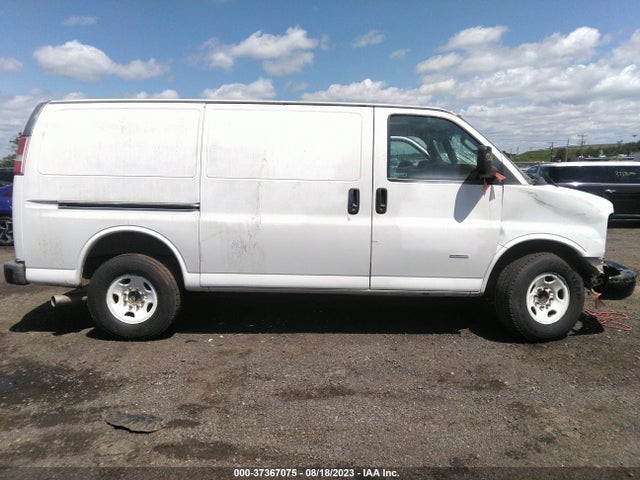 Chevrolet EXPRESS CARGO VAN 2018 1GCWGAF13J1339682 Image 13