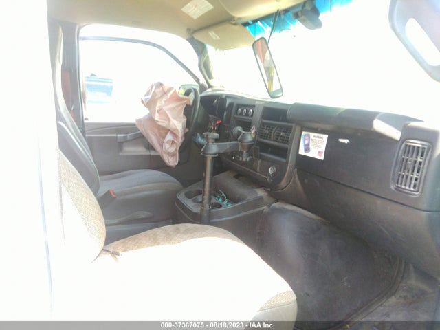 Chevrolet EXPRESS CARGO VAN 2018 1GCWGAF13J1339682 Image 5