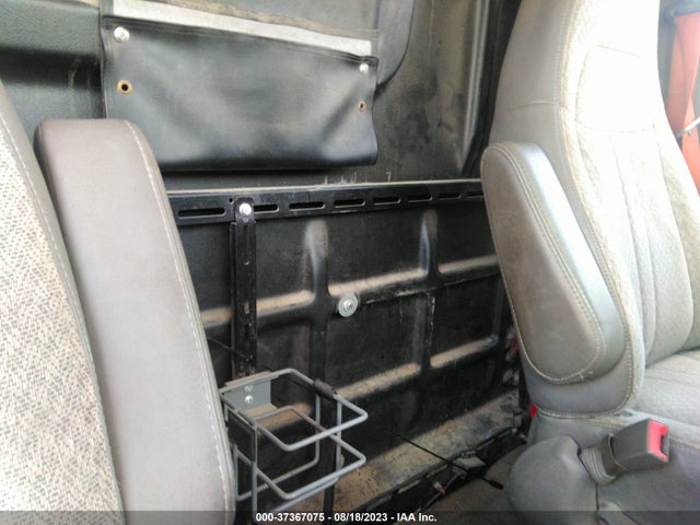 Chevrolet EXPRESS CARGO VAN 2018 1GCWGAF13J1339682 Image 8