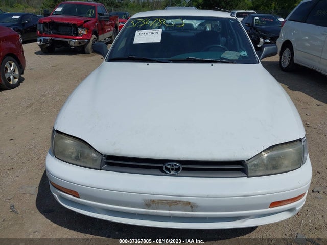1992 TOYOTA CAMRY DLX VIN: 4T1SK11E5NU078708