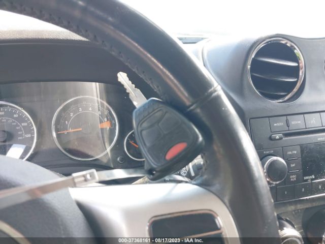 1C4NJDEB3GD714437 Jeep Compass Latitude