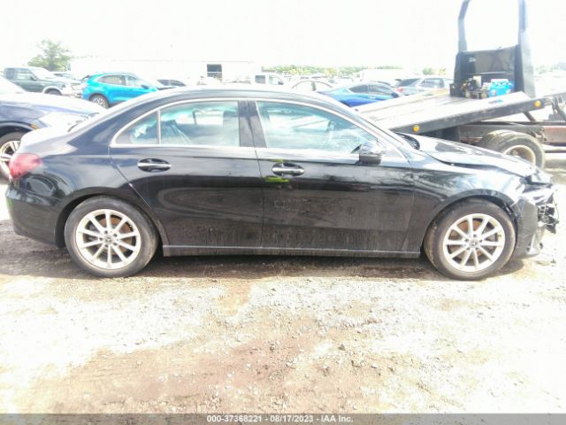 WDD3G4FB9KW001968 Mercedes-Benz A-class A 220