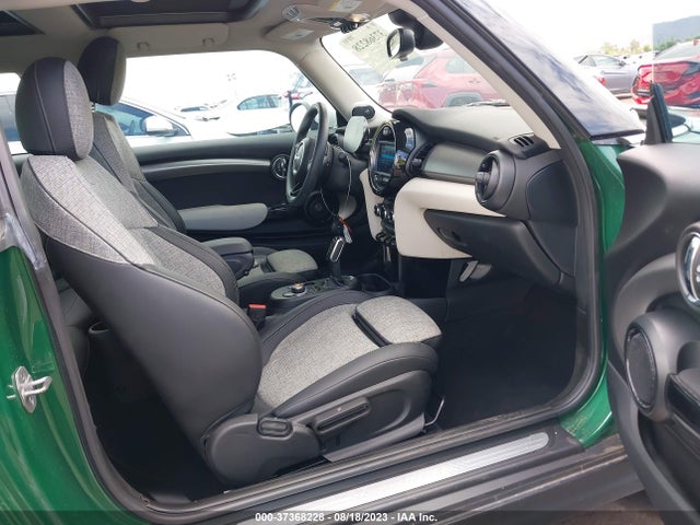 Mini Hardtop 2 Door Cooper Se 2021 WMWXP3C02M2N47317 Image 5