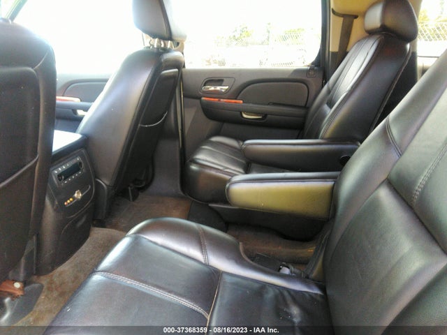 37368359 :رقم المزاد ، 3GNFK163X7G105945 vin ، 2007 Chevrolet Suburban Lt مزاد بيع