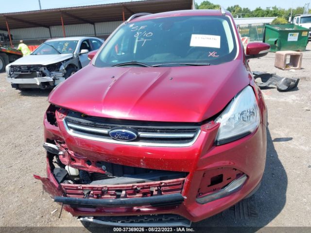 1FMCU9J98EUB23639 Ford Escape Titanium
