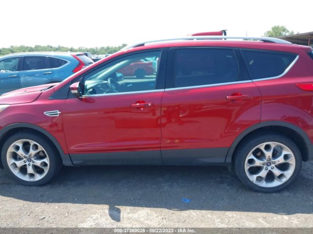 1FMCU9J98EUB23639 Ford Escape Titanium