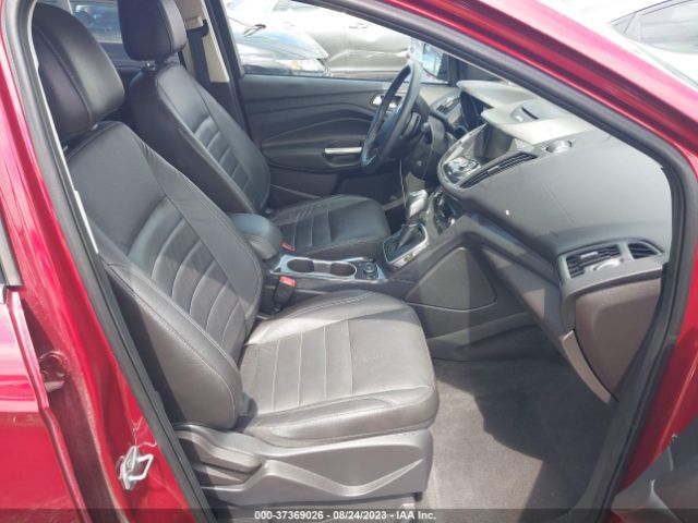 1FMCU9J98EUB23639 Ford Escape Titanium