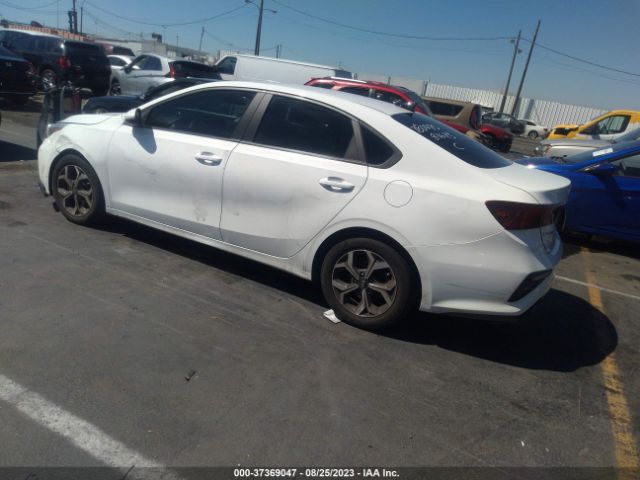 3KPF24AD4ME339113 KIA Forte Lxs