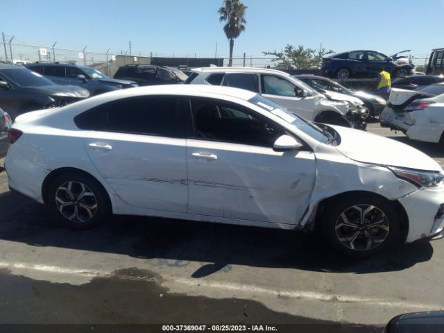 3KPF24AD4ME339113 KIA Forte Lxs