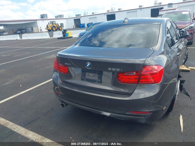 BMW 320i Xdrive 2014 WBA3C3C51EP661223 Image 16
