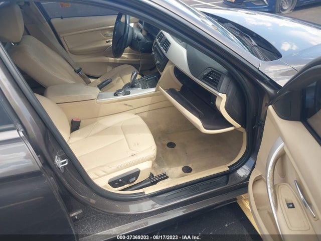 WBA3C3C51EP661223 BMW 320i Xdrive