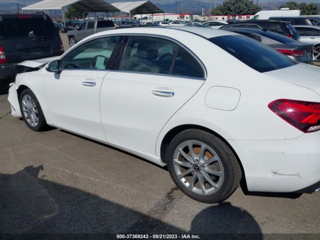 WDD3G4EB9KW003530 Mercedes-Benz A-class A 220