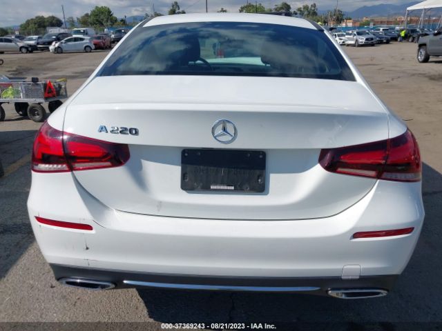 WDD3G4EB9KW003530 Mercedes-Benz A-class A 220