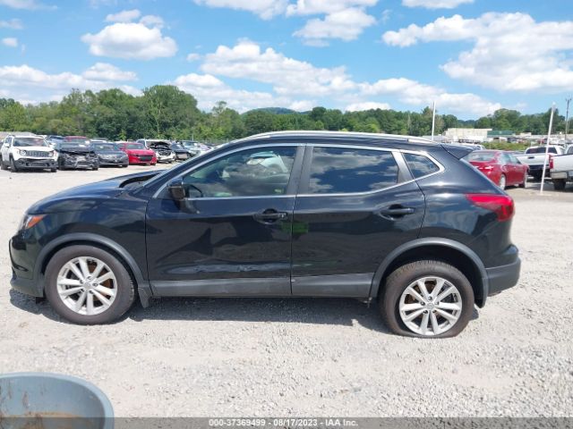 JN1BJ1CP8HW024305 Nissan Rogue Sport Sv