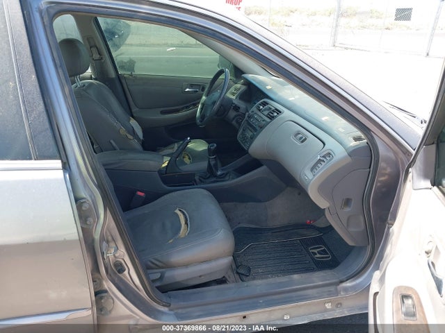 2000 HONDA ACCORD SDN EX W/LEATHER VIN: 1HGCG5561YA101249