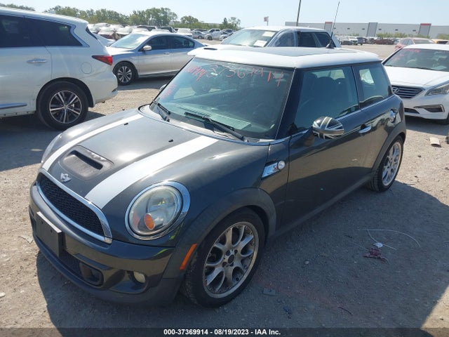 2011 MINI COOPER HARDTOP S VIN: WMWSV3C56BTY14350