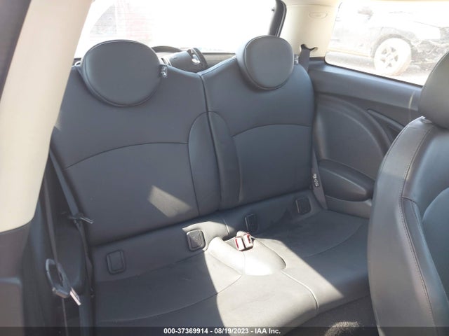 2011 MINI COOPER HARDTOP S VIN: WMWSV3C56BTY14350